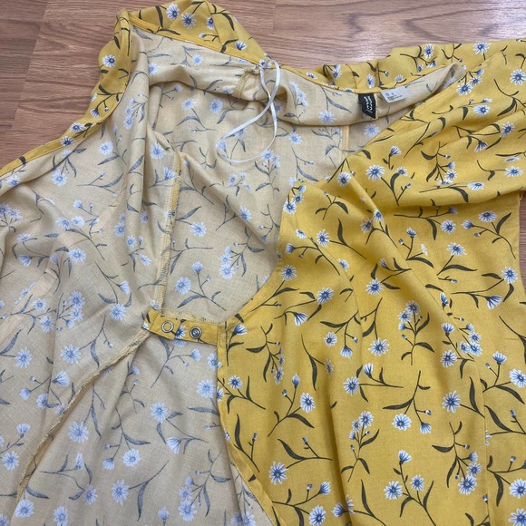 DIVIDED by H&M Yellow floral wrap dress - Picture 3 of 9